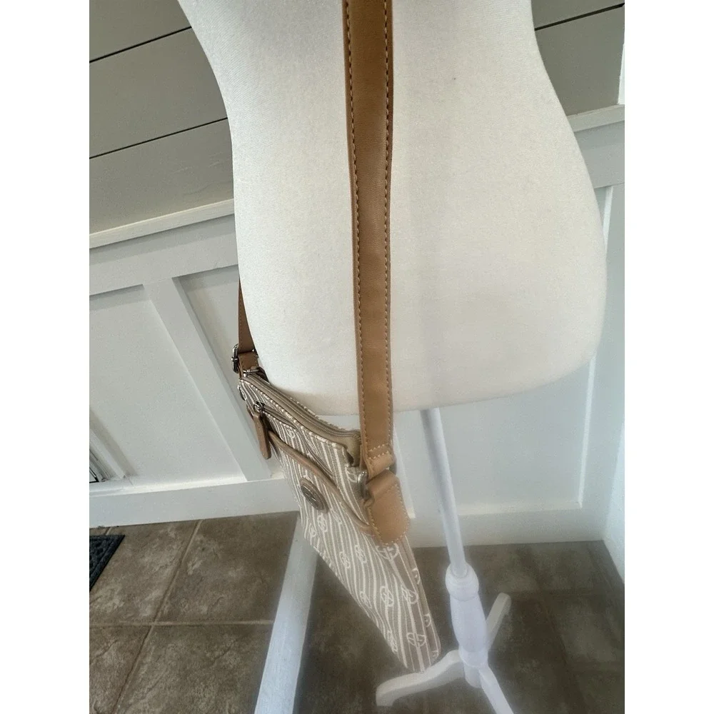 GIANI BERNINI Tonal Signature‎ Canvas Crossbody Preowned